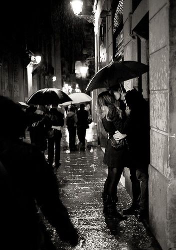 雨夜的浪漫表达的爱情